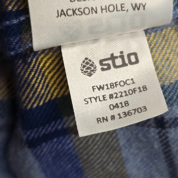Stio Junction Midweight Flannel Shirt Mens L Blue Yellow Plaid Outdoors Casual‎ - Picture 7 of 11